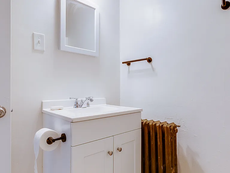 525 Washington Ave #3 — Photo 11