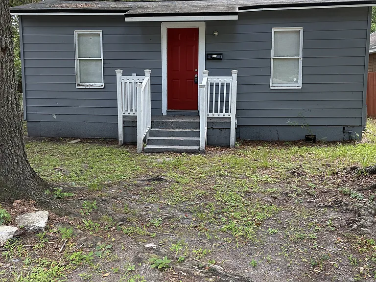 2344 Johnson Ave — Photo 1