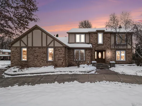 40749 Rayburn Dr, Northville, MI 48168