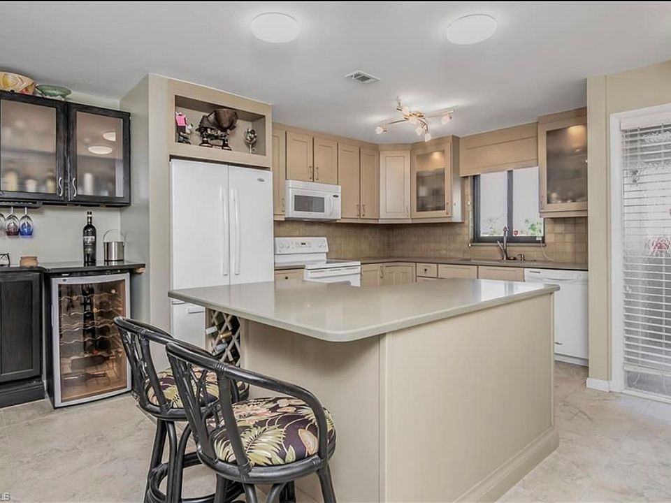 2nd image of 5757 Gage Ln APT 303