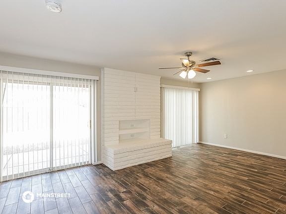 3rd image of 1102 E Millett Ave