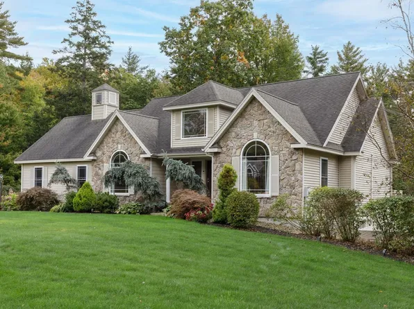 29 Esther Drive, Bedford, NH 03110