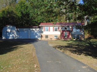 1204 Pleasant View Rd, Fayetteville, WV 25840