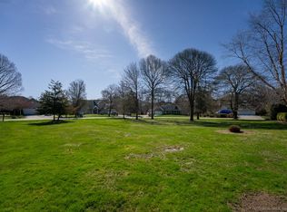 76 Old North Rd, Mystic, CT 06355