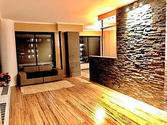 Rented by Aili Wang, LREB