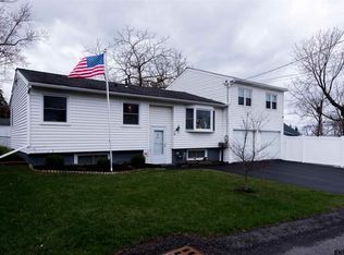 14 Neptune St, Rensselaer, NY 12144