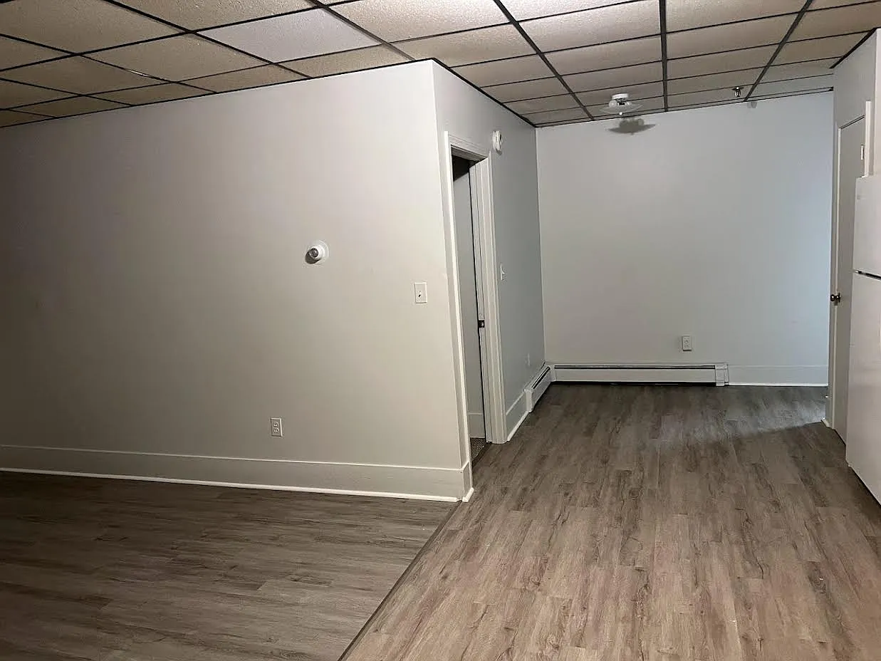 2 bed, 1000 sqft, $1,550 — Photo 3
