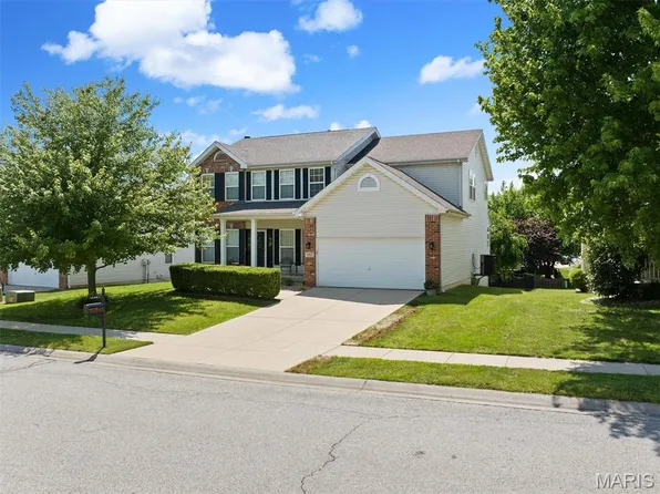 6817 Dunhill Dr, Fairview Heights, IL 62208