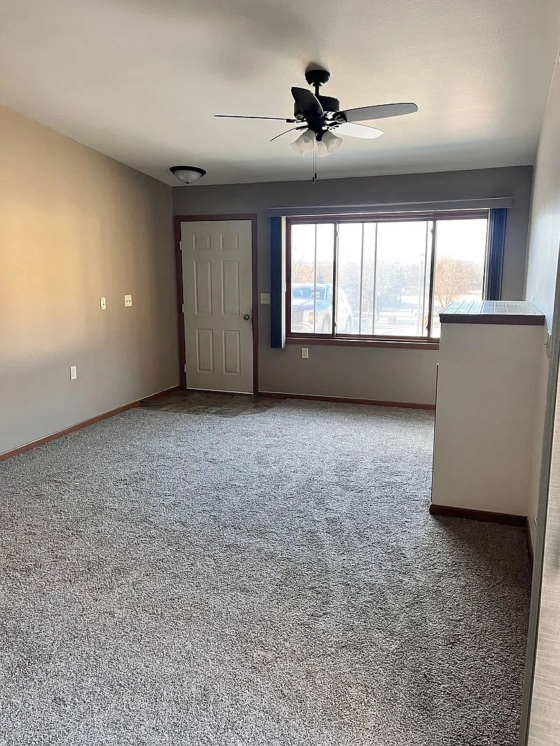 2 bed, 1091 sqft, $1,200 — Photo 2