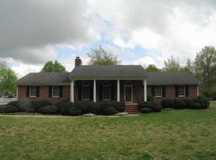 102 Green Ave, Fountain Inn, SC 29644