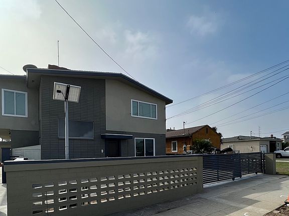 2nd image of 608 W Hillcrest Blvd #1/2