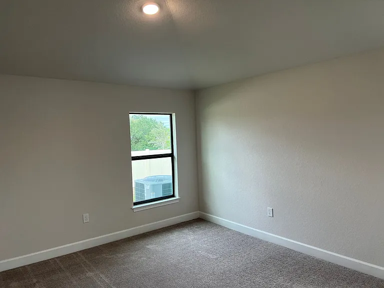 132 Bergamot Loop — Photo 11
