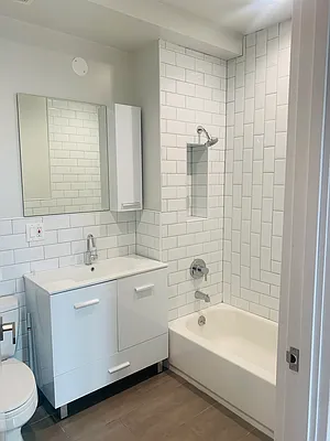 Rented by 18 REALTY | media 12