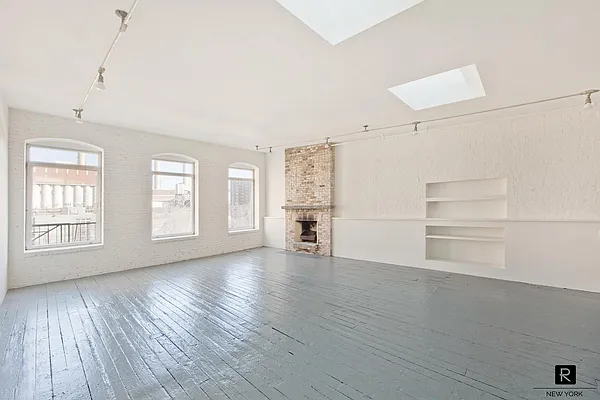 Sold by R New York | media 15