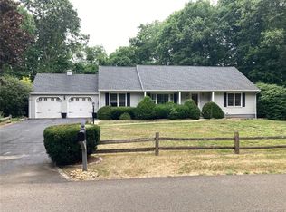 7 Beechwood Dr, Madison, CT 06443