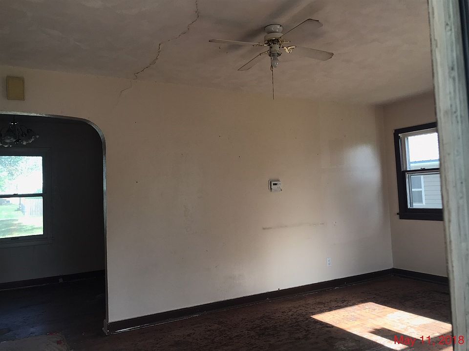 2nd image of 220 S Cheyenne St