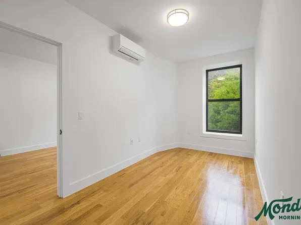 1094 Dean Street image 7 of 12