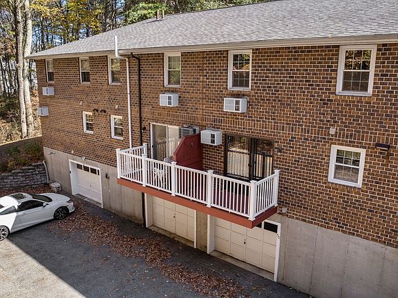 2nd image of 50 Oakridge Dr