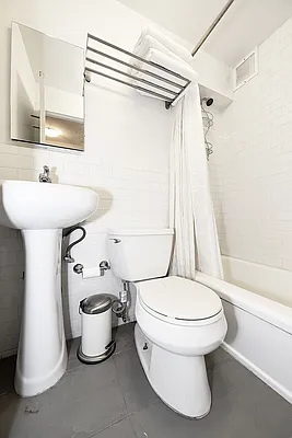 Rented by Buchbinder & Warren | media 18