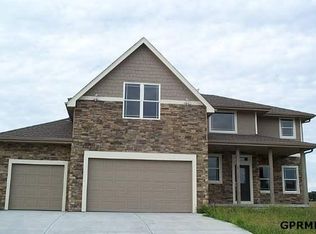 4304 Victoria Ave, Papillion, NE 68133