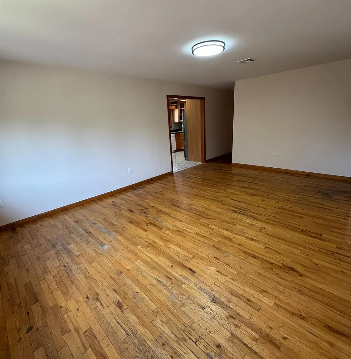 3 bed, 1.0 bath, $2,600 — Photo 3