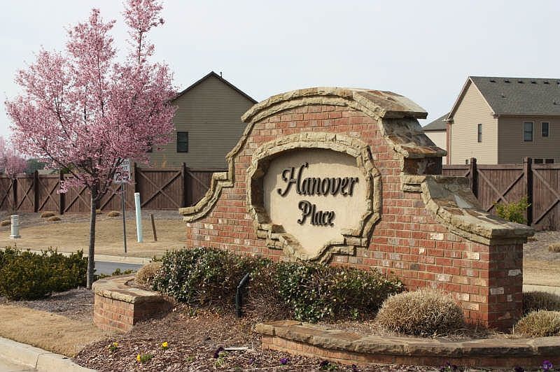 2nd image of 1415 Waverly Glen Dr