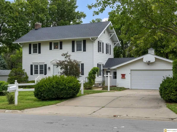 340 S 52nd St, Lincoln, NE 68510