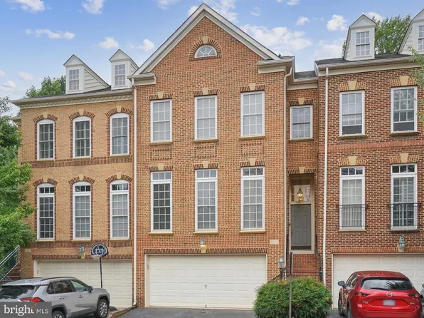 4080 Walnut Cove Cir, Fairfax, VA 22033