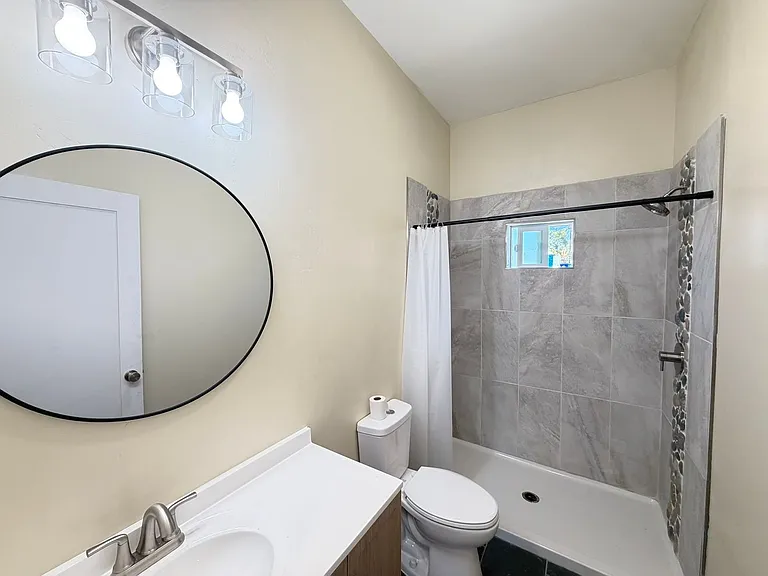 Manzanita Dr — Photo 17