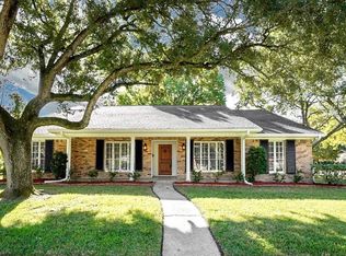 8319 Burning Hills Dr, Houston, TX 77071