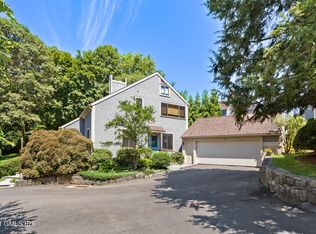 522 W Lyon Farm Dr UNIT 522, Greenwich, CT 06831