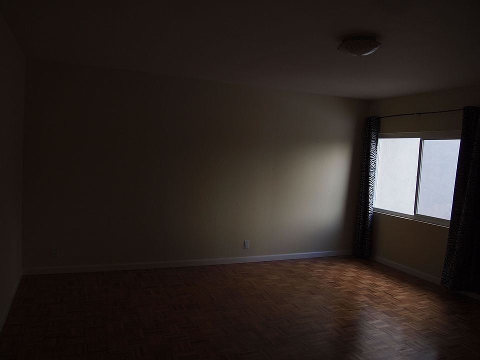 400 sq ft master bedroom