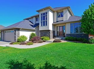 18400 68th Pl N, Maple Grove, MN 55311