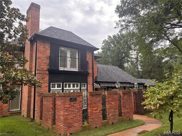 1 Chatfield Place Rd, Saint Louis, MO 63141