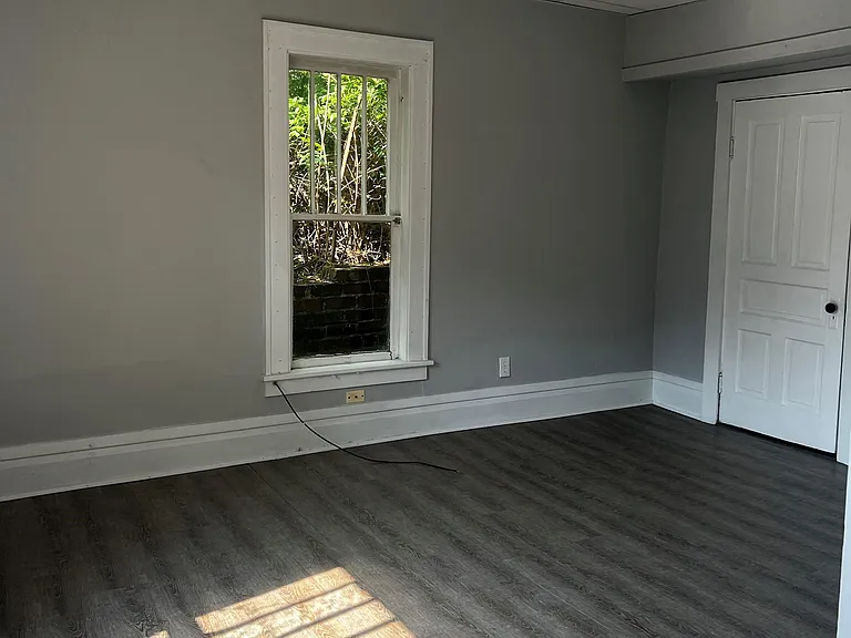 8 Foster Pl — Photo 6