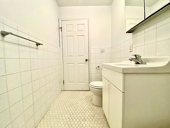 5th image of 232 E 80th St #12V