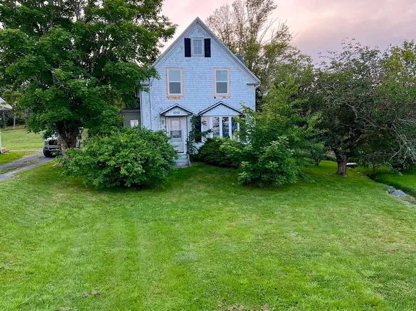 1042 Highway 335, Middle West Pubnico, NS B0W 3S0