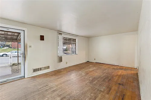 811 Eathan Ave Photo 1