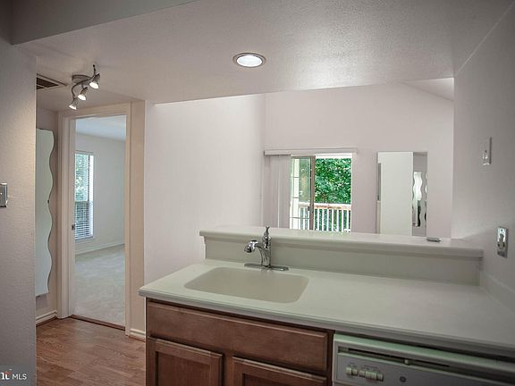 4th image of 3914 Penderview Dr APT 532