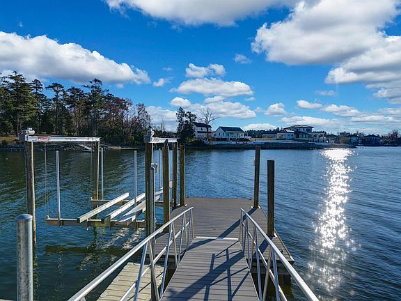 3rd image of 115 Setting Sun Ln