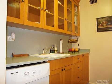 2nd image of 12510 Queens Blvd APT 1217
