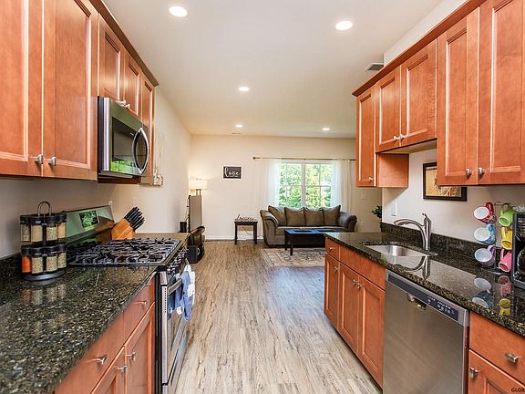 3rd image of 166 Jefferson St #4