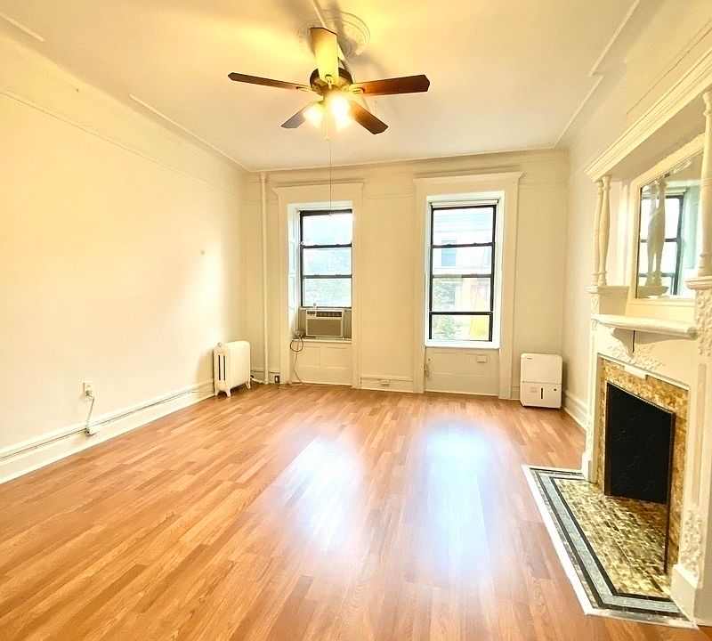 2nd image of 117 W 111th St #4AA