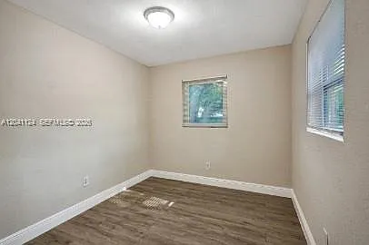 429 NW 9th Ave #3 — Photo 6
