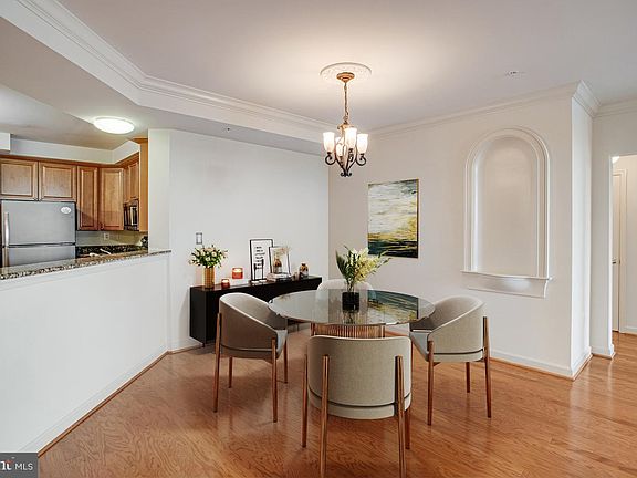 4th image of 485 Harbor Side St APT 813