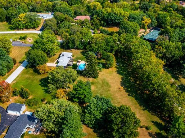 123 Stone Gate Dr, Oswego, IL 60543