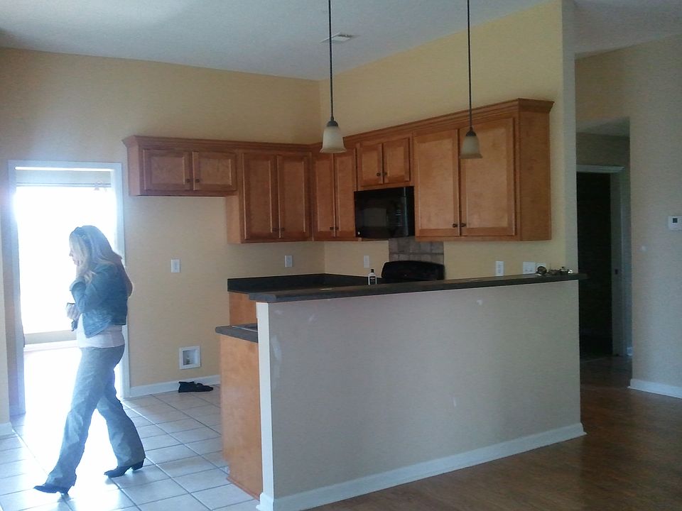 2nd image of 117 Wray St
