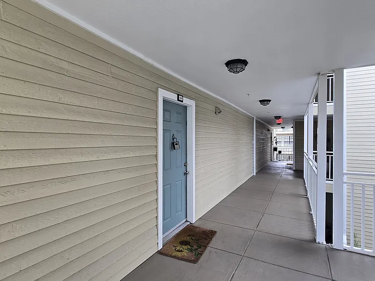 1000 W Horatio St #220 — Photo 2