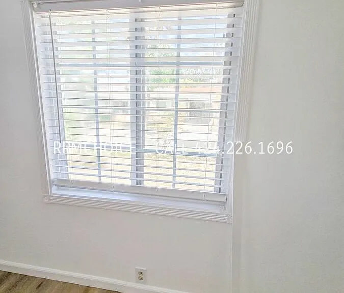 214 E Ellis Ave — Photo 11
