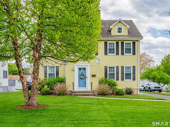 3rd image of 44 Beverly Road